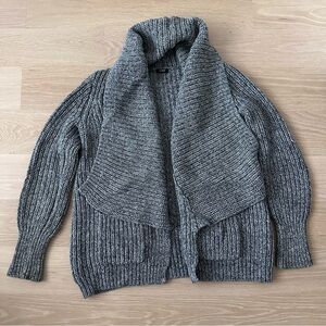 J.CREW - GRAY SWEATER - PERFECT CONDITION